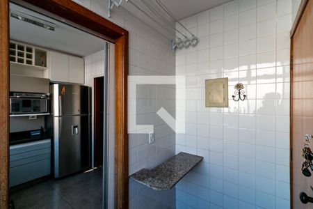 Apartamento para alugar com 70m², 2 quartos e 1 vagaÁrea de serviço