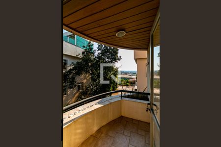 Apartamento para alugar com 70m², 2 quartos e 1 vagaSacada