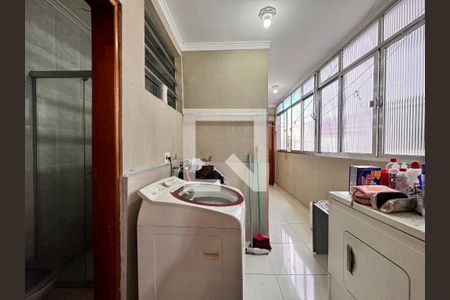 Apartamento à venda com 140m², 3 quartos e 1 vagaÁrea de Serviço