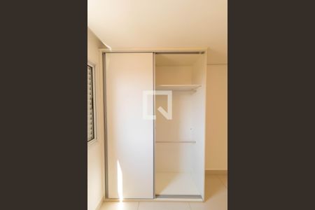 Apartamento à venda com 132m², 3 quartos e 2 vagasQuarto 02 - Armário