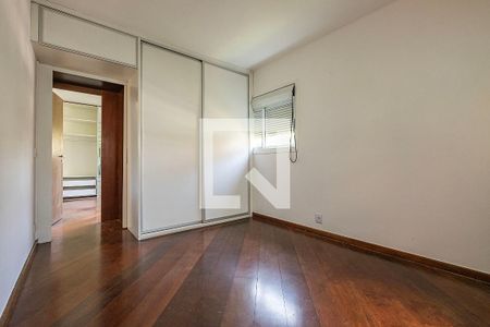 Apartamento à venda com 92m², 2 quartos e 4 vagasQuarto 2