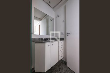 Apartamento à venda com 92m², 2 quartos e 4 vagasBanheiro