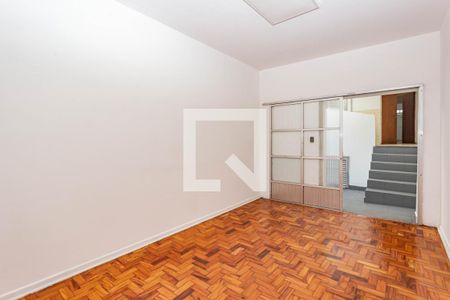 Casa à venda com 320m², 3 quartos e 3 vagasQuarto dos fundos