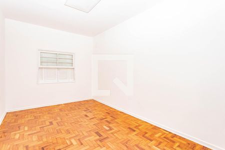 Casa à venda com 320m², 3 quartos e 3 vagasQuarto dos fundos