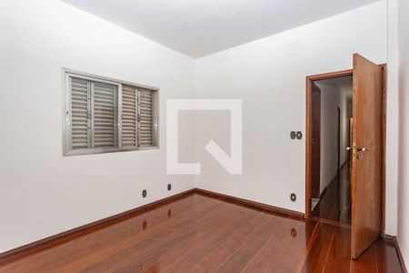 Casa à venda com 320m², 3 quartos e 3 vagasQuarto 2