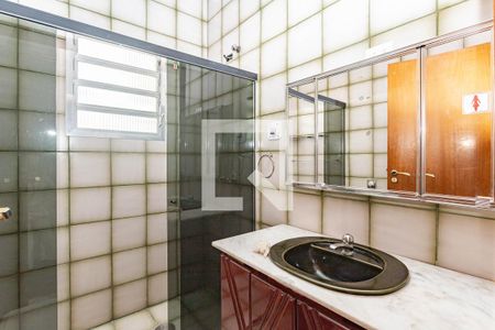 Casa à venda com 320m², 3 quartos e 3 vagasBanheiro