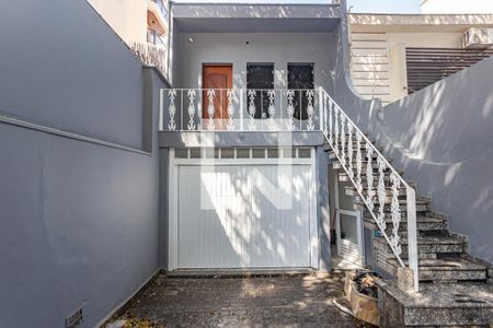 Casa à venda com 320m², 3 quartos e 3 vagasFachada