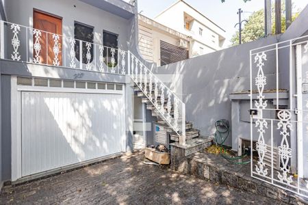 Casa à venda com 320m², 3 quartos e 3 vagasFachada