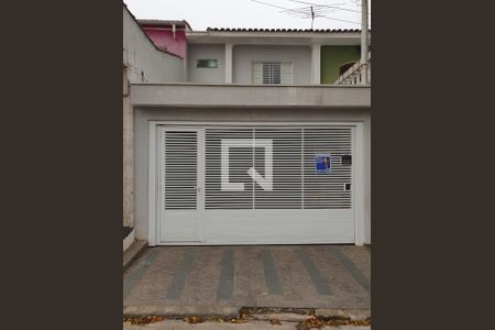 Casa à venda com 157m², 3 quartos e 2 vagasFachada do Sobrado