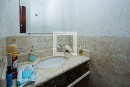 Casa à venda com 157m², 3 quartos e 2 vagasLavabo