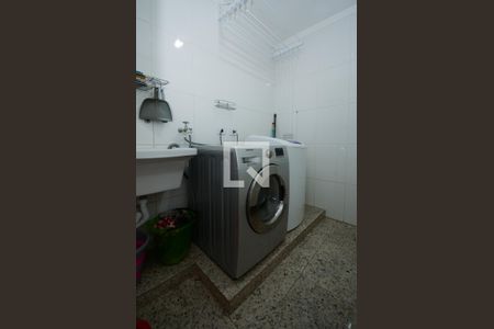 Casa à venda com 157m², 3 quartos e 2 vagasLavanderia