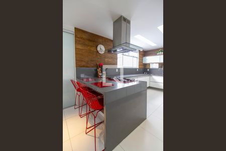 Apartamento à venda com 310m², 4 quartos e 2 vagas Apartamento à venda com 310m², 4 quartos e 2 vagasCozinha