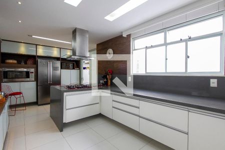 Apartamento à venda com 310m², 4 quartos e 2 vagas Apartamento à venda com 310m², 4 quartos e 2 vagasCozinha