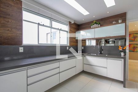 Apartamento à venda com 310m², 4 quartos e 2 vagas Apartamento à venda com 310m², 4 quartos e 2 vagasCozinha
