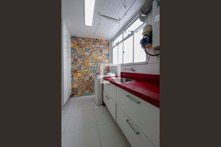 Apartamento à venda com 310m², 4 quartos e 2 vagas Apartamento à venda com 310m², 4 quartos e 2 vagasÁrea de Serviço