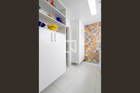 Apartamento à venda com 310m², 4 quartos e 2 vagas Apartamento à venda com 310m², 4 quartos e 2 vagasÁrea de Serviço