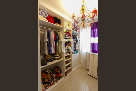 Apartamento à venda com 310m², 4 quartos e 2 vagas Apartamento à venda com 310m², 4 quartos e 2 vagasQuarto 3