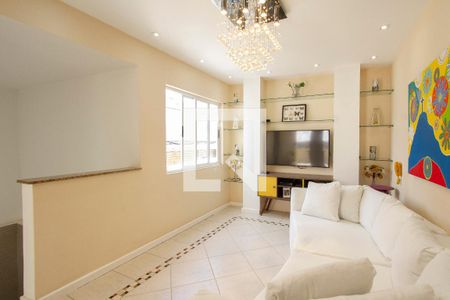 Apartamento à venda com 310m², 4 quartos e 2 vagas Apartamento à venda com 310m², 4 quartos e 2 vagasSala intima - 2º andar