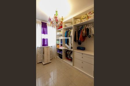 Apartamento à venda com 310m², 4 quartos e 2 vagas Apartamento à venda com 310m², 4 quartos e 2 vagasQuarto 3