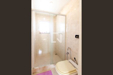 Apartamento à venda com 310m², 4 quartos e 2 vagas Apartamento à venda com 310m², 4 quartos e 2 vagasBanheiro Quarto 4 suíte