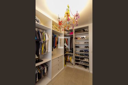 Apartamento à venda com 310m², 4 quartos e 2 vagas Apartamento à venda com 310m², 4 quartos e 2 vagasQuarto 3