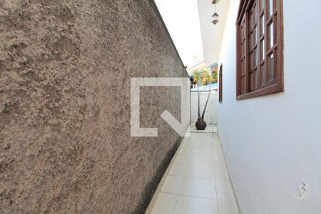 Casa à venda com 360m², 3 quartos e 3 vagasCorredor