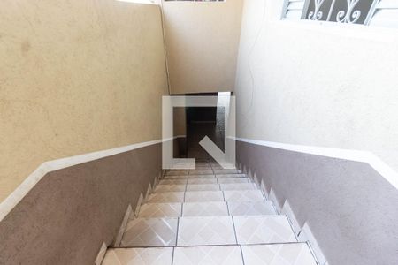 Casa de condomínio para alugar com 48m², 1 quarto e sem vaga Casa de condomínio para alugar com 48m², 1 quarto e sem vagaEscada