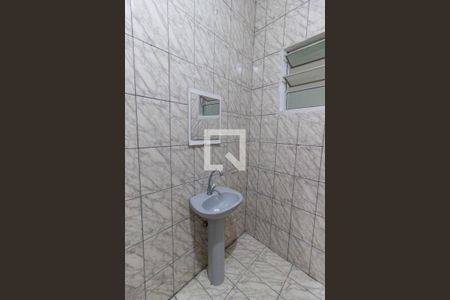 Banheiro de casa de condomínio para alugar com 1 quarto, 48m² em Vila Barbosa, São Paulo