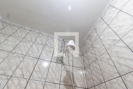 Banheiro de casa de condomínio para alugar com 1 quarto, 48m² em Vila Barbosa, São Paulo