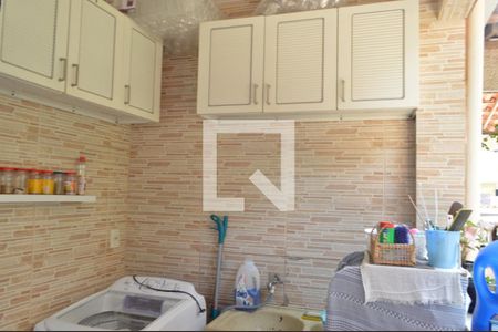 Casa de condomínio à venda com 96m², 4 quartos e 4 vagas Casa de condomínio à venda com 96m², 4 quartos e 4 vagasÁrea de Serviço