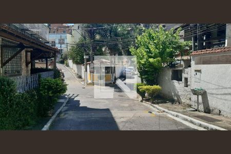 Casa de condomínio à venda com 96m², 4 quartos e 4 vagas Casa de condomínio à venda com 96m², 4 quartos e 4 vagasPortaria