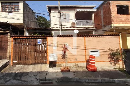 Casa de condomínio à venda com 96m², 4 quartos e 4 vagas Casa de condomínio à venda com 96m², 4 quartos e 4 vagasFachada