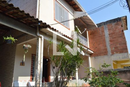 Casa de condomínio à venda com 96m², 4 quartos e 4 vagas Casa de condomínio à venda com 96m², 4 quartos e 4 vagasFachada