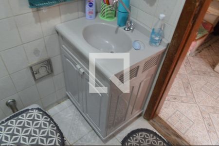 Casa de condomínio à venda com 96m², 4 quartos e 4 vagas Casa de condomínio à venda com 96m², 4 quartos e 4 vagasBanheiro