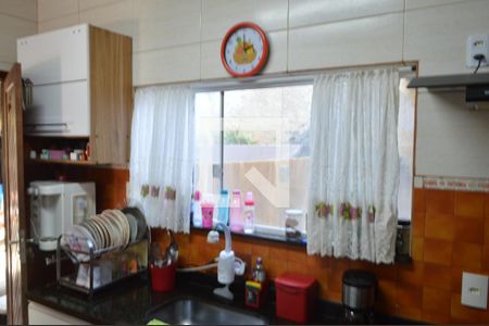 Casa de condomínio à venda com 96m², 4 quartos e 4 vagas Casa de condomínio à venda com 96m², 4 quartos e 4 vagasCozinha