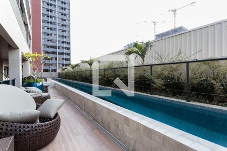 Studio para alugar com 31m², 1 quarto e sem vaga Studio para alugar com 31m², 1 quarto e sem vagaÁrea comum - Piscina