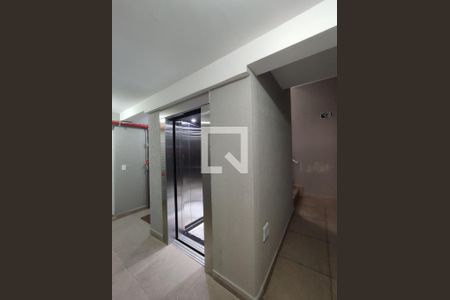 Apartamento à venda com 40m², 2 quartos e 1 vagaÁrea Comum - Elevador 