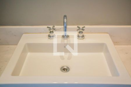 Apartamento à venda com 55m², 2 quartos e 2 vagas Apartamento à venda com 55m², 2 quartos e 2 vagasBanheiro 2