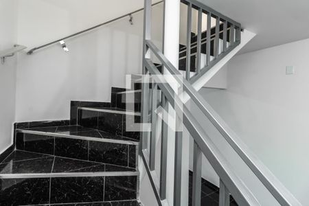 Casa para alugar com 250m², 3 quartos e 1 vagaEscada