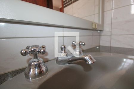 Apartamento à venda com 280m², 4 quartos e 3 vagasBanheiro Quarto 3