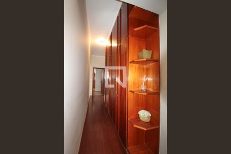 Apartamento à venda com 280m², 4 quartos e 3 vagasCorredor 