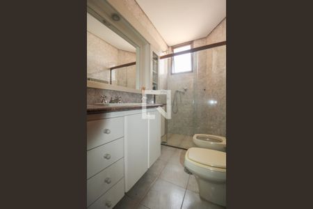 Apartamento à venda com 280m², 4 quartos e 3 vagasBanheiro Quarto 2