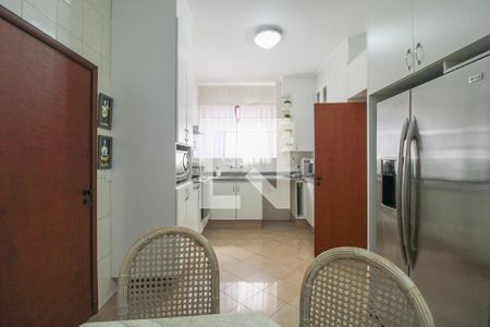 Apartamento à venda com 280m², 4 quartos e 3 vagasCozinha 