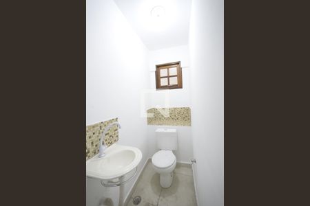 Casa à venda com 612m², 3 quartos e 2 vagasBanheiro de Serviço 2