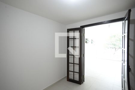 Casa à venda com 612m², 3 quartos e 2 vagasQuarto de Serviço