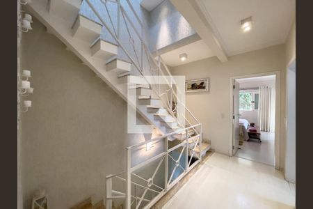 Casa à venda com 203m², 4 quartos e 2 vagasCorredor