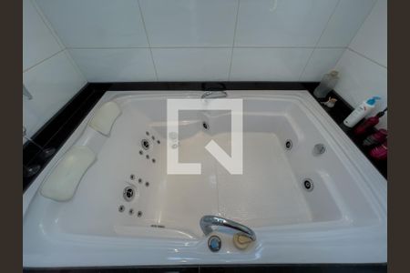 Casa à venda com 203m², 4 quartos e 2 vagasSuíte 1