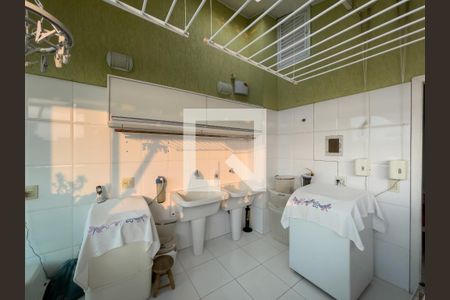 Casa à venda com 203m², 4 quartos e 2 vagasÁrea de Serviço