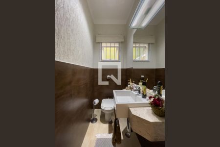 Casa à venda com 203m², 4 quartos e 2 vagasLavabo