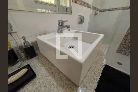 Casa à venda com 203m², 4 quartos e 2 vagasBanheiro Suíte 2